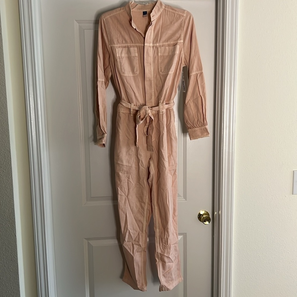 Old Navy Collarless Tie-Belt Utility Jumpsuit - Picture 4 of 11